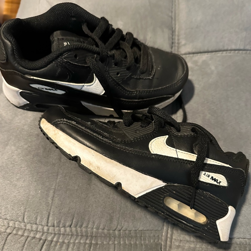 Black & White Nike Air Max